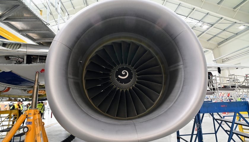 Wroclaw Aircraft Maintenance Services, w skrócie WAMS, czyli wrocławska baza serwisowa Ryanaira. Zdjęcie z 2023 roku