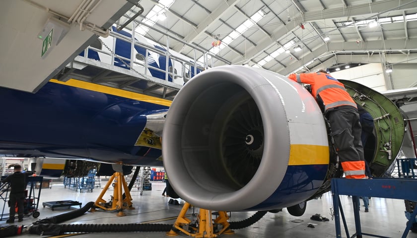 Wroclaw Aircraft Maintenance Services, w skrócie WAMS, czyli wrocławska baza serwisowa Ryanaira. Zdjęcie z 2023 roku