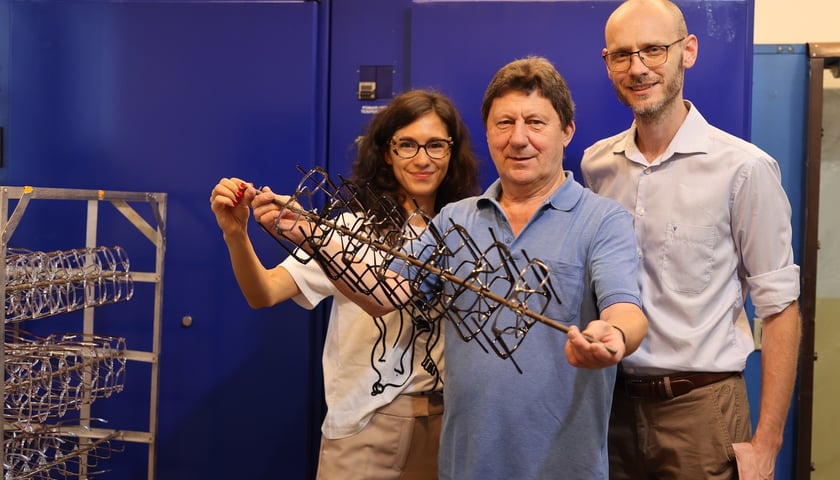 Kobieta i dwóch mężczyzn. Właściciele firmy Dekoptica