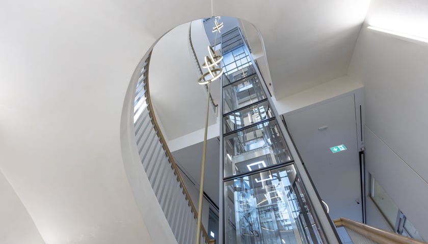 Biurowiec L'Uni (dawiej Wydział Farmacji Akademii Medycznej we Wrocławiu)