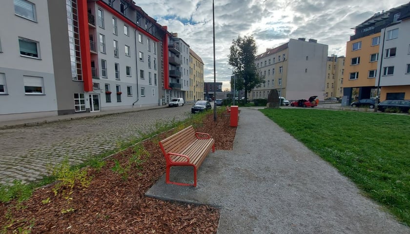 Powiększ obraz: <p>Skwer przy ul. Afgańskiej i Pakistańskiej</p>