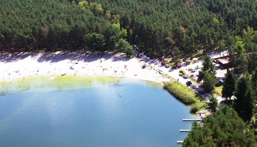 Powiększ obraz: Plaża w Jelczu Laskowicach