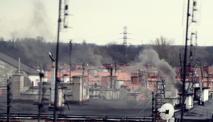 Kominy na wrocławskich dachach
