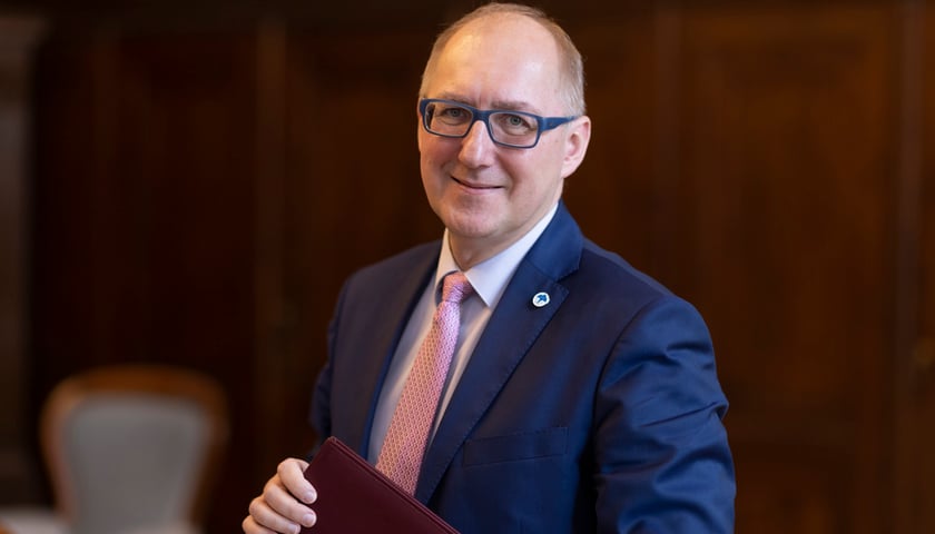 Powiększ obraz: Prof. Arkadiusz Wójs, rektor Politechniki Wrocławskiej