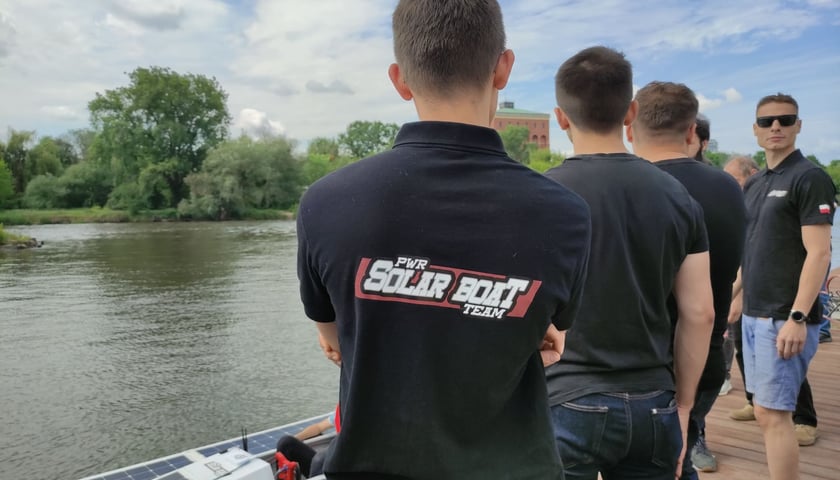 Studenci z koła naukowego PWr Solar Boat Team zbudowali łódź solarną