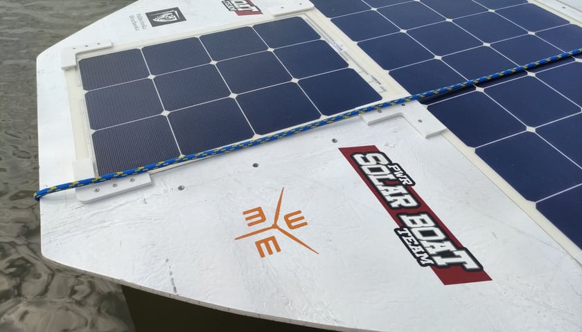 Studenci z koła naukowego PWr Solar Boat Team zbudowali łódź solarną