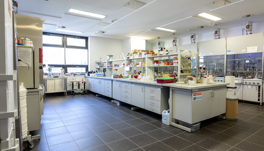 Laboratorium chemiczne na Uniwersytecie Wrocławskim
