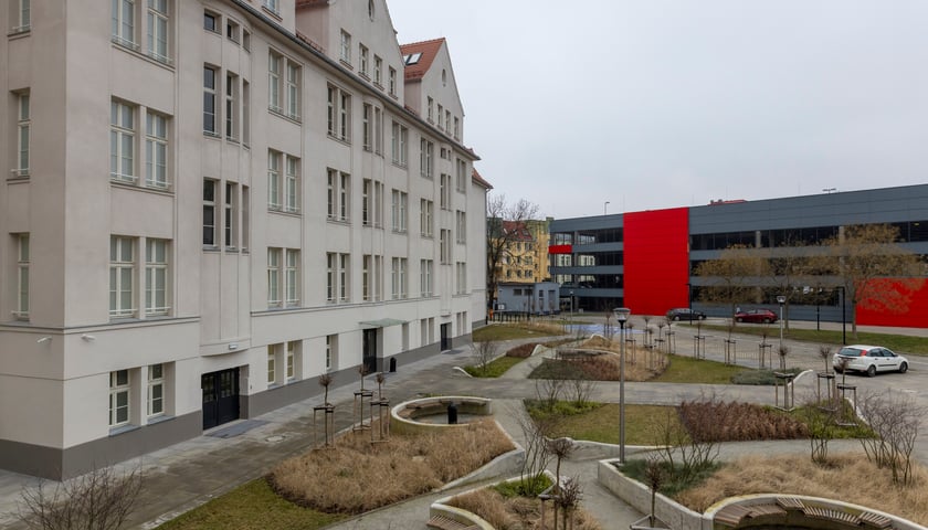 Uroczystość otwarcia po remoncie budynku dawnego szpitala według projektu Maxa Berga, obecnie siedziby Wydziału Matematyki PWr