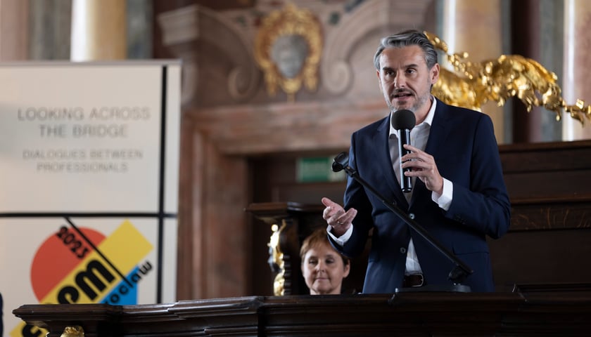 Bartłomiej Ciążyński, wiceprezydent Wrocławia podczas otwarcia konferencji naukowej The European Association of Psychosomatic Medicine