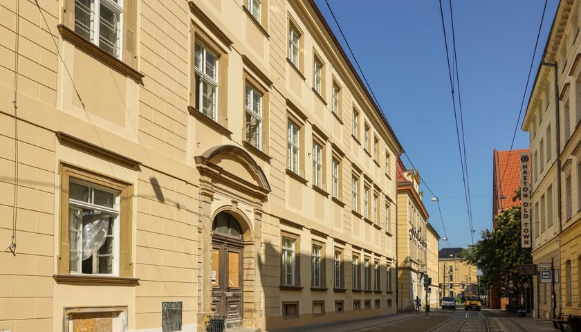 Budynek Instytutu Historycznego UWr po remoncie elewacji, 9 września 2025