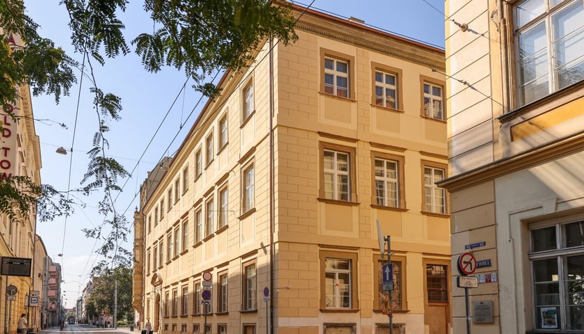 Budynek Instytutu Historycznego UWr po remoncie elewacji, 9 września 2025