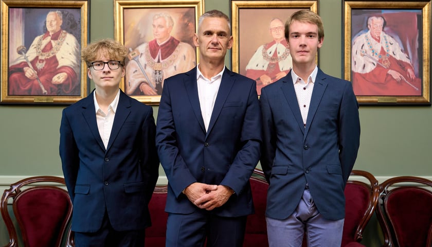 Powiększ obraz: Podpisanie listu intencyjnego o rozszerzeniu współpracy pomiędzy UWr a III LO, 9 października 2025