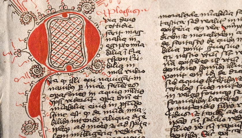 Powiększ obraz: Prezentacja odzyskanego rękopisu dzieł św. Augustyna w Bibliotece Uniwersyteckiej