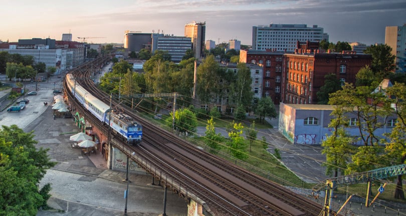 Marszałek zapowiada początek budowy kolei aglomeracyjnej