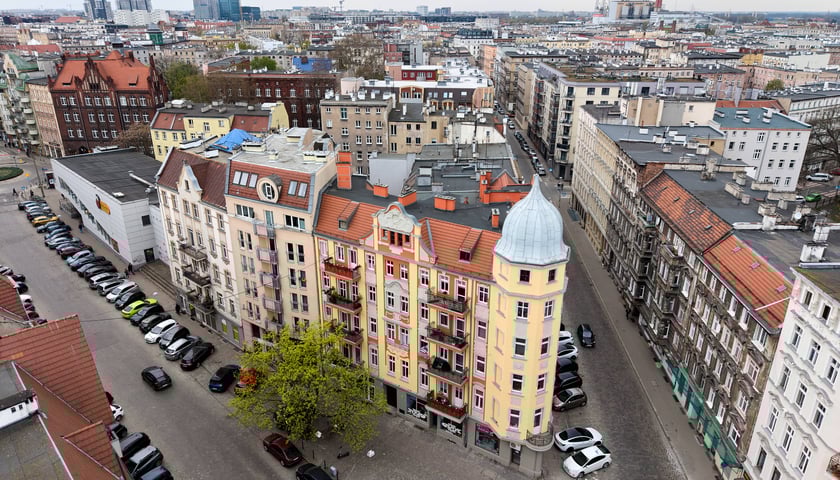 Kamienica przy Jedności Narodowej 86 we Wrocławiu po przemianie