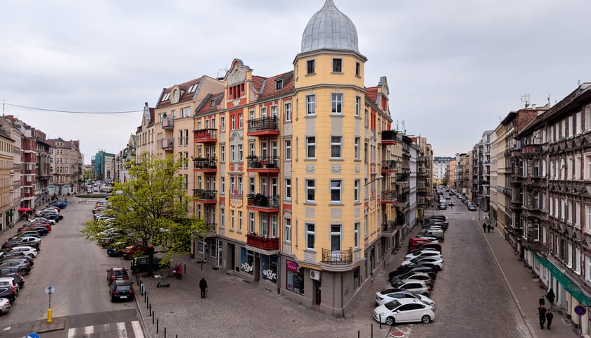 Kamienica przy Jedności Narodowej 86 we Wrocławiu po przemianie
