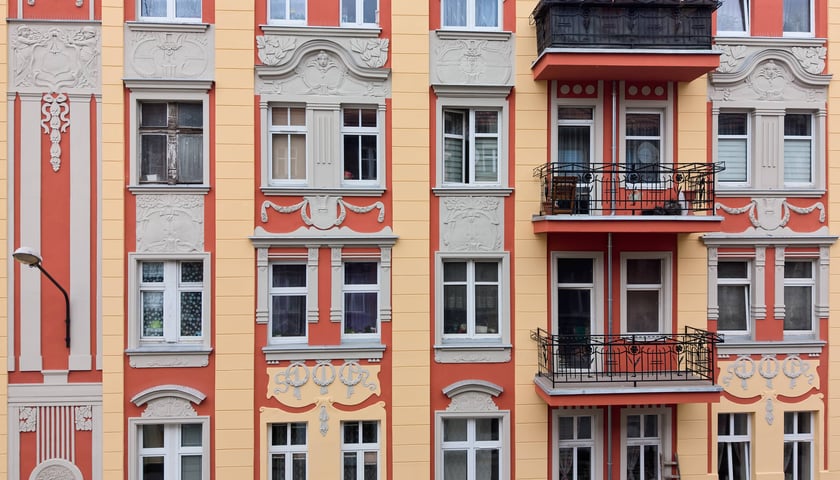 Kamienica przy Jedności Narodowej 86 we Wrocławiu po przemianie