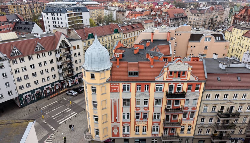 Kamienica przy Jedności Narodowej 86 we Wrocławiu po przemianie