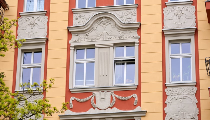 Kamienica przy Jedności Narodowej 86 we Wrocławiu po przemianie