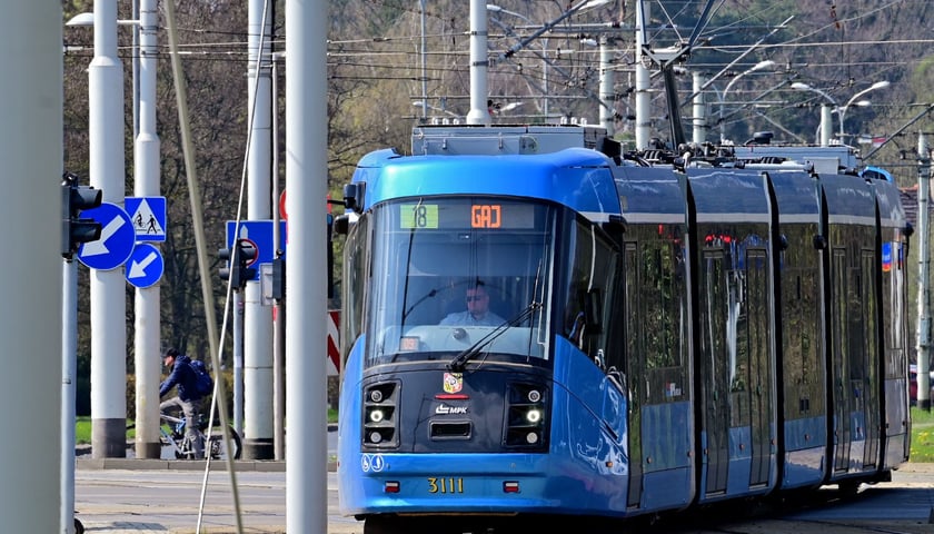 Dwukierunkowa Skoda 19T zmodernizowana przez firmę Saatz