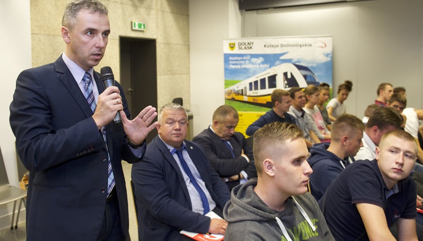 Eksperci debatowali o przyszłości Wrocławskiej Kolei Aglomeracyjnej