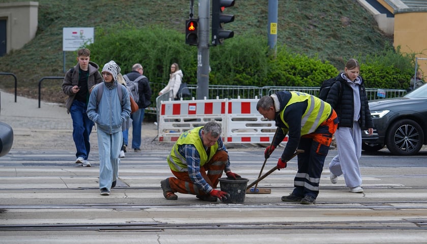 <p>Wykolejenie tramwaju pod Bastionem Sakwowym</p>