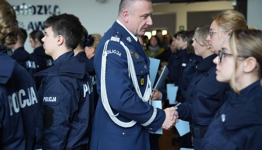 Ślubowanie nowych policjantów we Wrocławiu