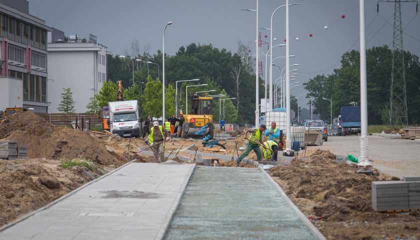Przebudowa ul. Wojanowskiej na finiszu [ZDJĘCIA]