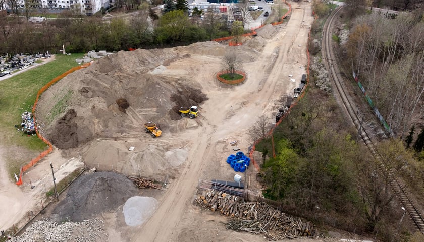 Budowa tramwaju na Swojczyce. W tym miejscu powstanie pętla i duży parking P+R