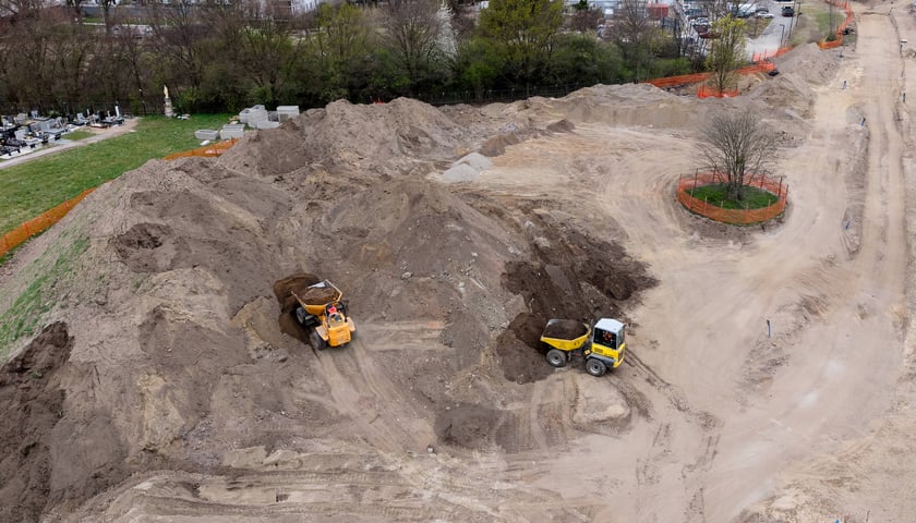 Budowa tramwaju na Swojczyce. W tym miejscu powstanie pętla i duży parking P+R