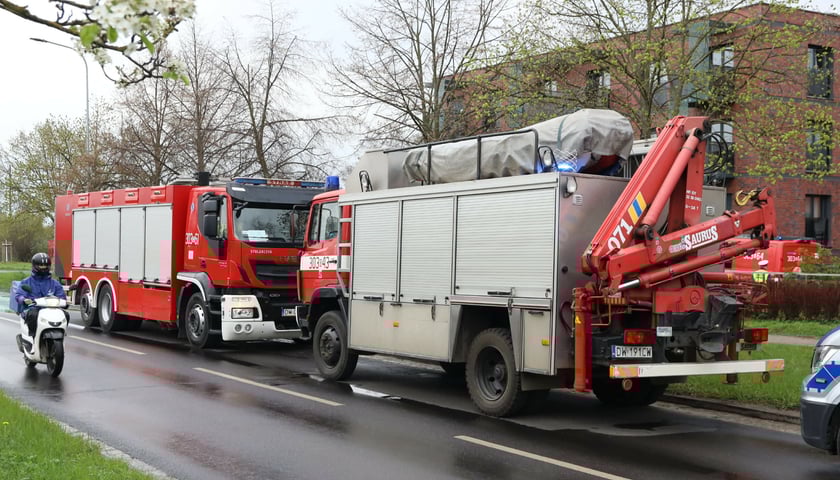 Akcja służb przy ul. Gazowej 2a i na SOR przy ul. Borowskiej po wykryciu niebezpiecznej substancji