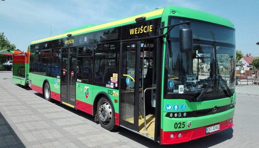 Do Kobierzyc z rowerem turystyczną linią autobusową