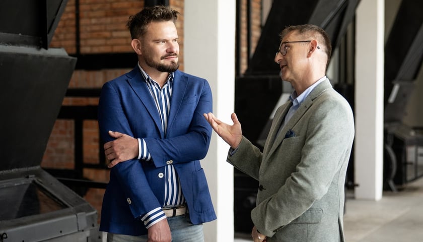 Konferencja zapowiedź sezonu turystycznego 2026. Tomasz Jóźwik, prezes ZOO Wrocław, prof. Zygmunt Kącki, dyrektor Ogrodu Botanicznego we Wrocławiu