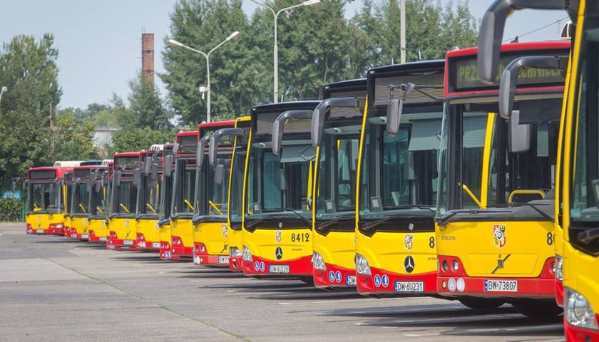 Zamiast MAN-ów do Wrocławia trafią najprawdopodobniej Mercedesy
