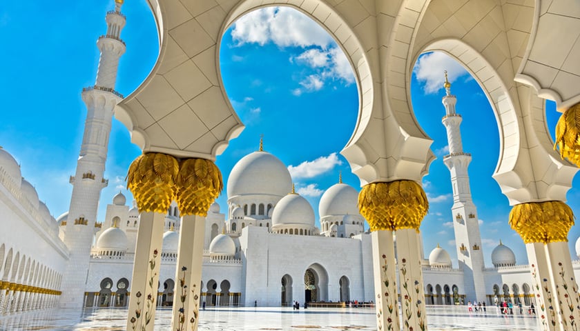 Ruszają loty czarterowe do Omanu i Dubaju
