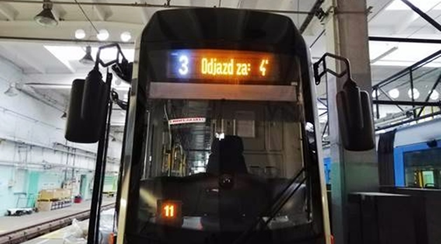 Pojazd MPK wyświetla informację o czasie odjazdu
