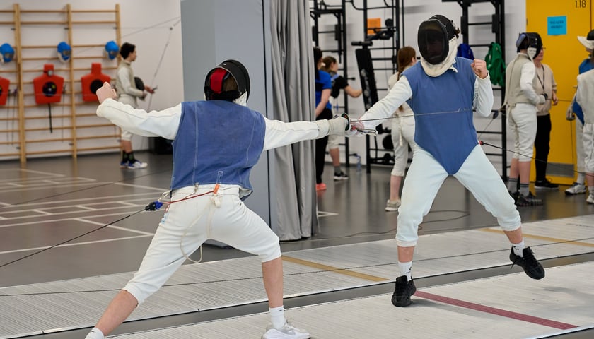 Szermierka w Sportowej Szkole Podstawowej nr 85 we Wrocławiu