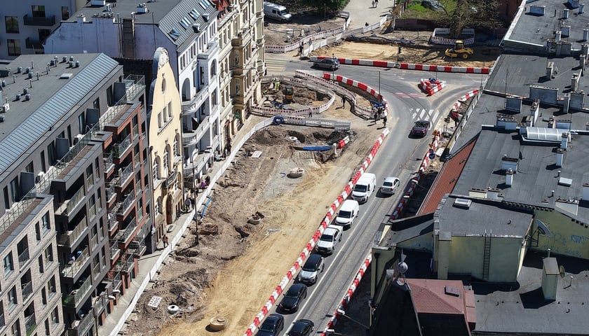 Budowa węzła Drobnera-Dubois. Zdjęcie z 22 kwietnia 2026. Widok od strony ulicy Dubois&nbsp;