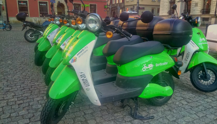 Pierwsze skutery już na ulicach - rusza sezon