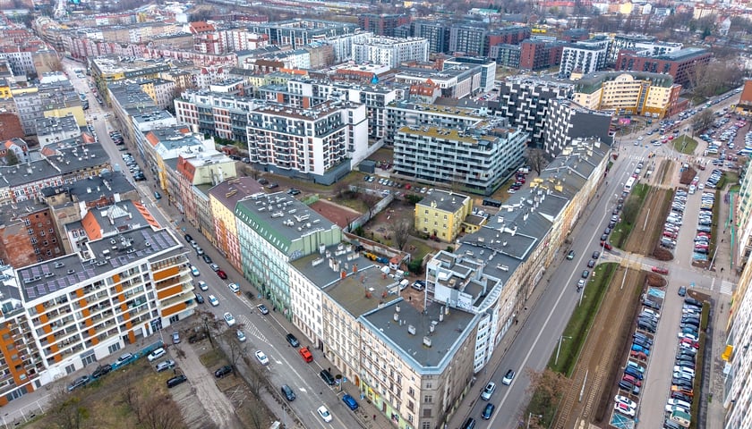 Panorama Przedmieścia Oławskiego we Wrocławiu widziana z drona / zdjęcie ilustracyjne