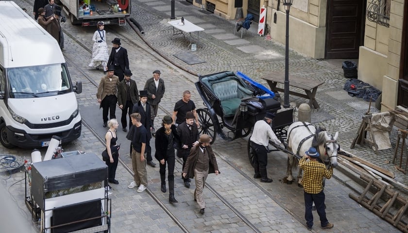 Ulica Szajnochy we Wrocławiu podczas kręcenia zdjęć do 