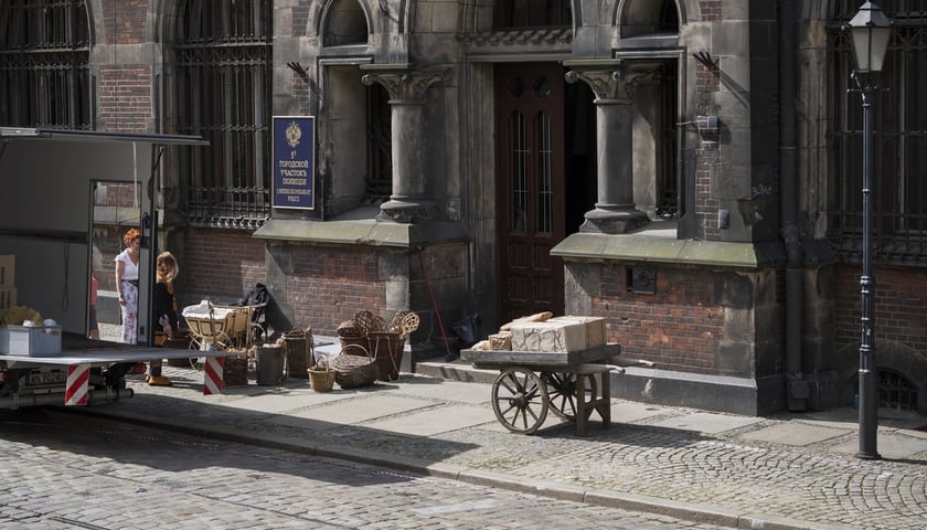 Ulica Szajnochy we Wrocławiu podczas kręcenia zdjęć do 