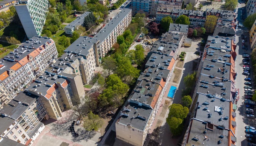 Prace na podw&oacute;rku w obrębie Szczęśliwej, Lwowskiej, Pereca i Jemiołowej