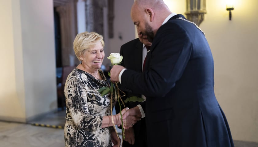 Wręczenie odznaczeń za długoletni staż małżeński. Medale za Długoletnie Pożycie Małżeńskie - 21 kwietnia 2026