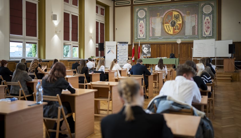 Matury w I LO we Wrocławiu, zdjęcie archiwalne