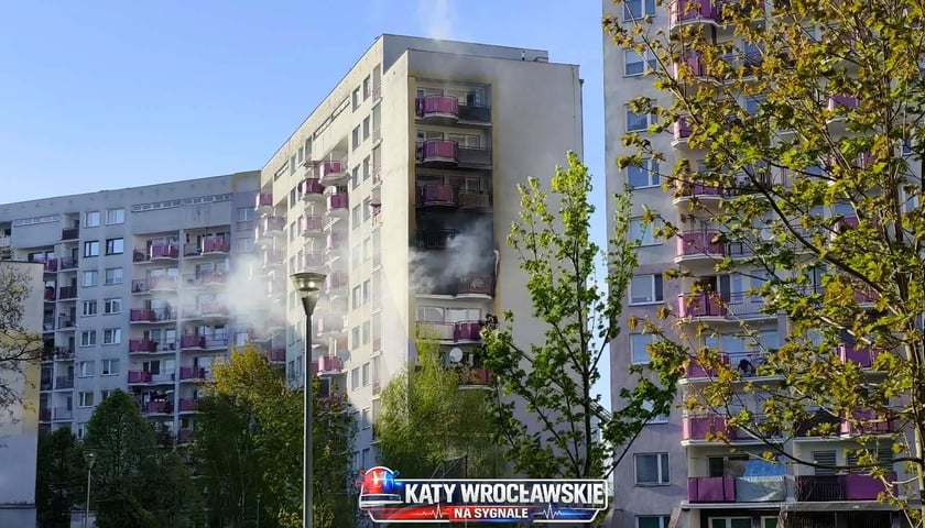 Pożar balkonu przy ulicy Modrej na Kozanowie, 25.04.2026