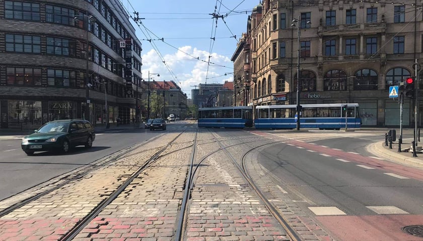 MPK podpisało umowy na 11 inwestycji torowych i sieciowych [WIDEO]