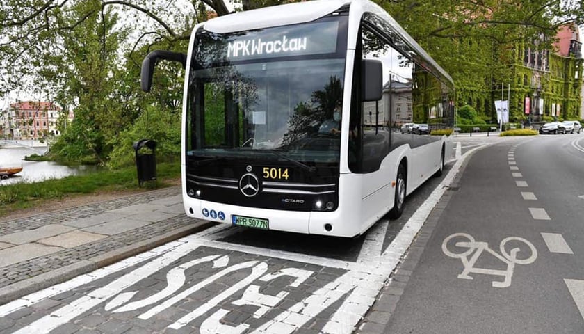 MPK testuje elektrycznego Mercedesa eCitaro