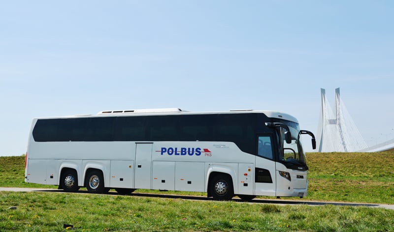 Polbus uruchamia nowe połączenia do parków rozrywki i nad morze