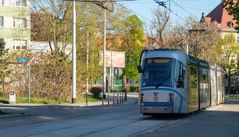 Tramwaje wr&oacute;ciły na Glinianą. Zdjęcia z 1.05.